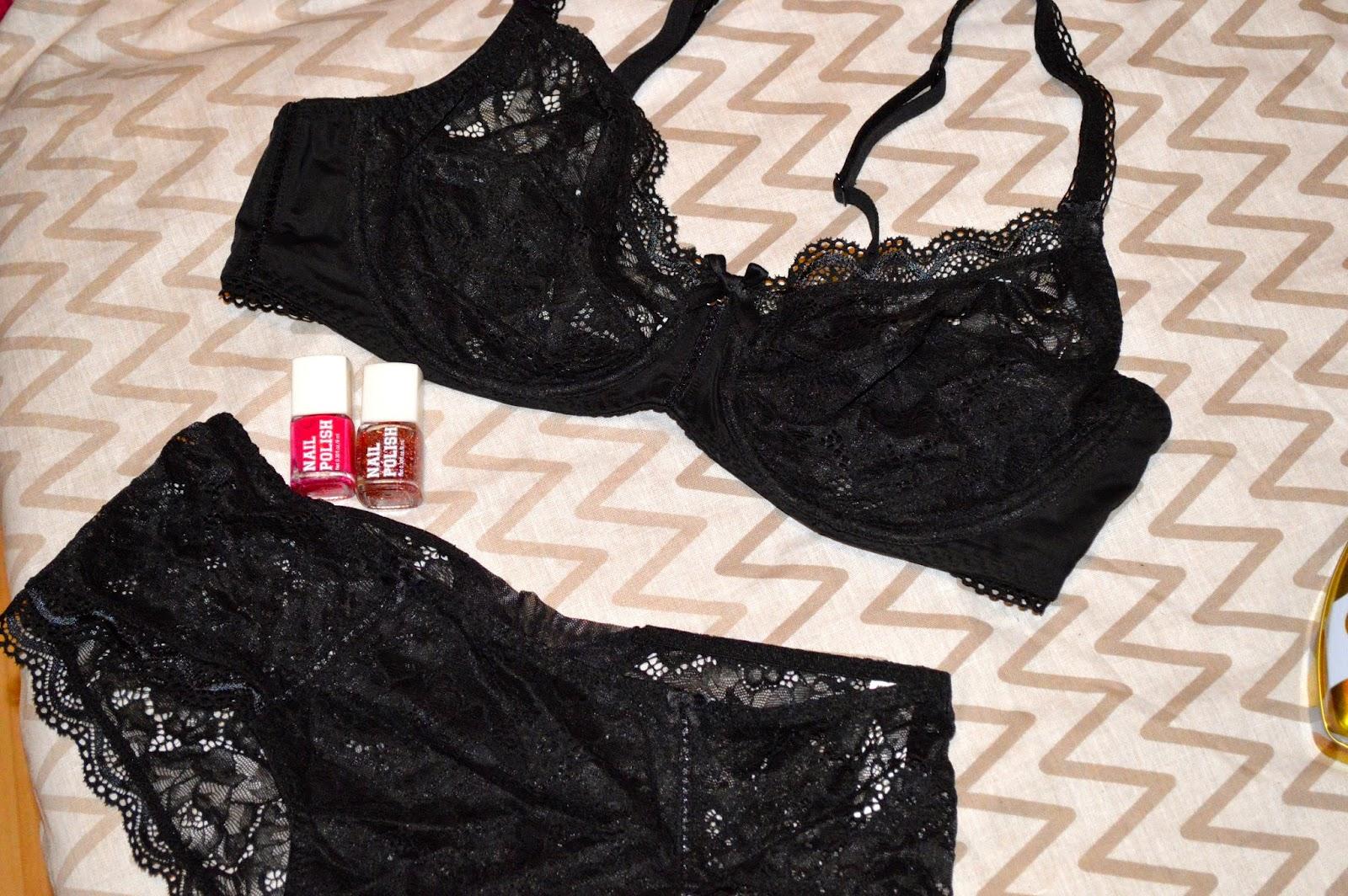 Love is in the air Love is in the air