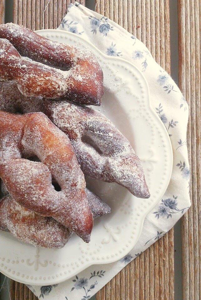 Bugnes de Mardi Gras pour fêter mon diplôme :)