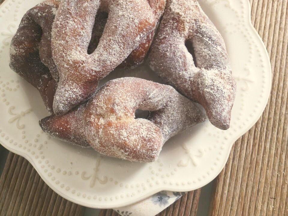 Bugnes de Mardi Gras pour fêter mon diplôme :)