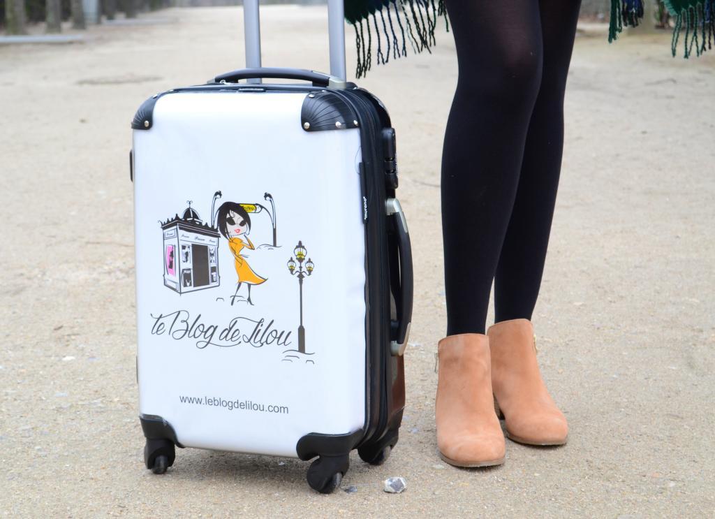 Poncho ceinturé, valise personnalisée photo leblogdeLilou-Ikase_zpsbf397b9f.jpg