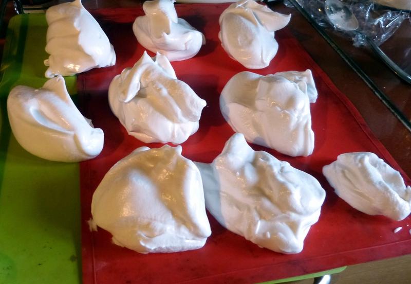 Première tentative de confection de meringues : pas terrible ! P1150715