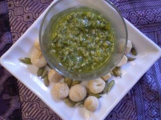 Pesto exotique:coriandre, graines de courge et noix de macadamia