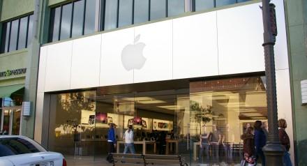 Jailbreak : bannis à vie des Apple Store ? apple store las vegas