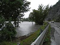 Durance et lâcher d'eau au lac de Serre-Ponçon
