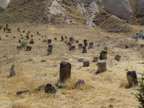 Turquie - jour 21 - Vallées de Cappadoce  - 016 - Çavuşin, le cimetière