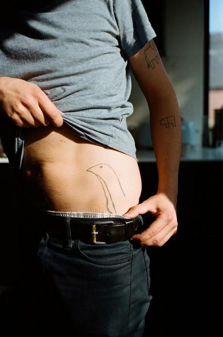 Damien, le papa graphiste qui se tatoue les dessins de ses enfants sur le corps damien-papa-tatouages02