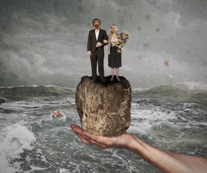 RESSACS / Création ></div> Agnès Limbos et Gregory Houben – cie La Gare Centrale Ocean storm