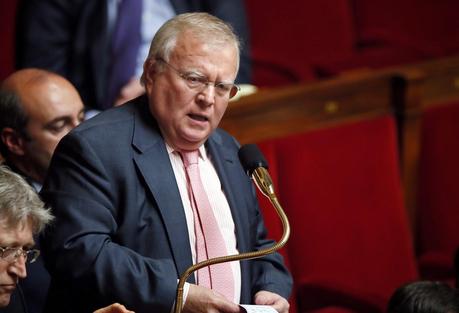 MONDE / POLITIQUE > Syrie : quatre parlementaires français rendent visite au terroriste en col blanc Bachar al-Assad
