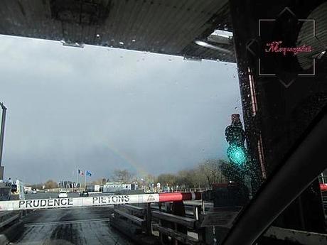 Divers - le 24.02 sur L'A 40 un magnifique arc en ciel.....