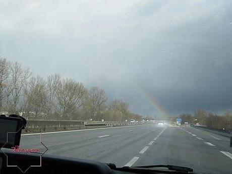 Divers - le 24.02 sur L'A 40 un magnifique arc en ciel.....