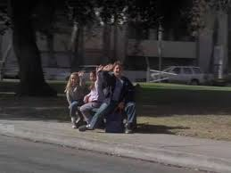 10 Morts Fameuses en Ouverture de Six Feet Under 10 Morts Fameuses en Ouverture de Six Feet Under