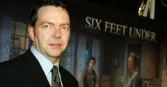 10 Morts Fameuses en Ouverture de Six Feet Under 10 Morts Fameuses en Ouverture de Six Feet Under