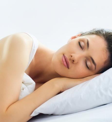Trucs & astuces pour une soirée cocooning en solo ! dormir sur le côté