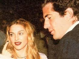 Au Lit Avec Madonna Au Lit Avec Madonna