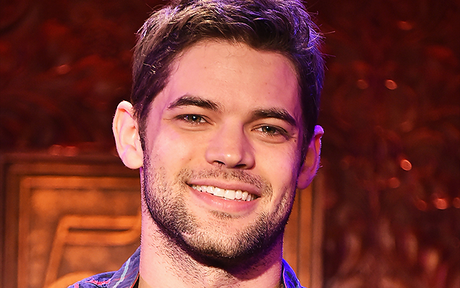 Supergirl : Jeremy Jordan (Smash) rejoint le casting ! Supergirl : Jeremy Jordan (Smash) rejoint le casting !