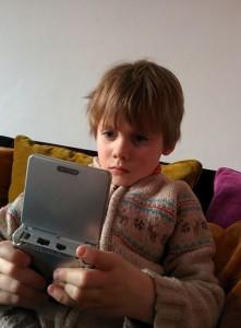 Avec des yeux d’enfants La GBA c'est tout aussi bien non ?