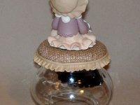 Pot douceur avec bébé fillette en porcelaine froide Pot douceur avec bébé fillette en porcelaine froide