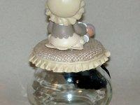 Pot douceur avec bébé fillette en porcelaine froide Pot douceur avec bébé fillette en porcelaine froide