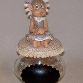 Pot douceur avec bébé elfe fillette en porcelaine froide - Le petit monde d'Ingrid Pot douceur avec bébé elfe fillette en porcelaine froide - Le petit monde d'Ingrid