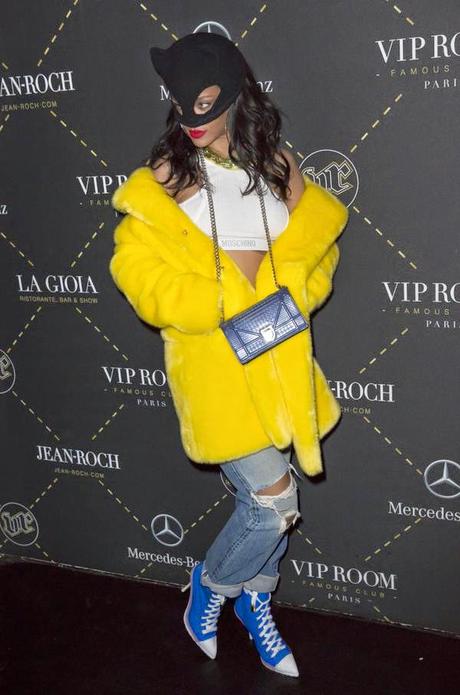 Rihanna déguisée en poussin au VIP ROOM de Paris