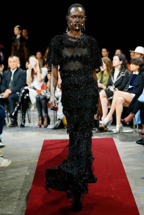 10 ans de création célébrée lors du défilé Givenchy...