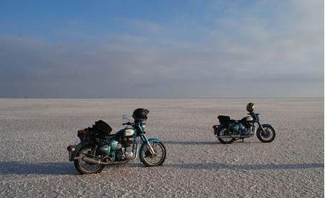 de la route de voyage à Rann de Kutch