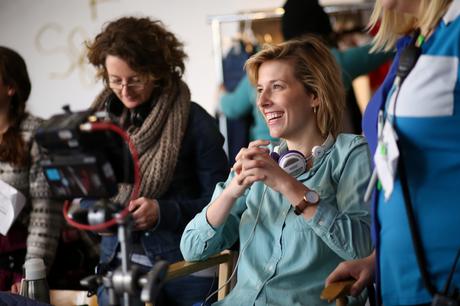 Entrevue : la comédienne Juliette Gosselin et la réalisatrice Mélanie Charbonneau de la série Les Stagiaires Mélanie Charbonneau Les Stagiaires entrevue Bulles et Bottillons