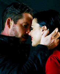 Outlaw Queen (Regina/Robin; Once upon a time)