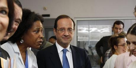 François Hollande à la maternité des Lilas, le 8 mars 2012, lors de la campagne pour l'élection présidentielle.