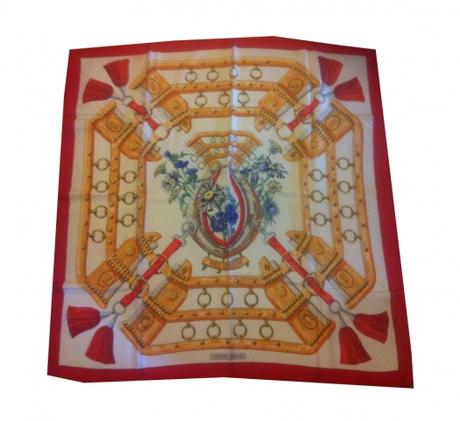 Sélection luxe chez Vide Dressing foulard-hermes-carré-de-soie-vide-dressing-blog-mode-femme