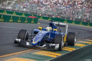 « Ils ne se dépassent jamais ? » La Sauber Ferrari 2015, tout en bleu