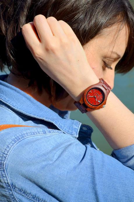 Wood watch The red dress