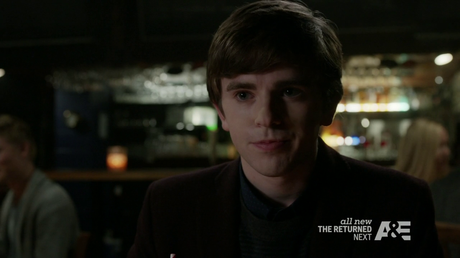Les critiques // Bates Motel : Saison 3. Episode 1 & 2. A Death in the Family/The Arcanum Club. Les critiques // Bates Motel : Saison 3. Episode 1 & 2. A Death in the Family/The Arcanum Club.