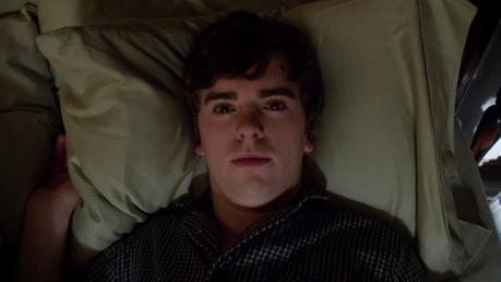 Les critiques // Bates Motel : Saison 3. Episode 1 & 2. A Death in the Family/The Arcanum Club. Les critiques // Bates Motel : Saison 3. Episode 1 & 2. A Death in the Family/The Arcanum Club.