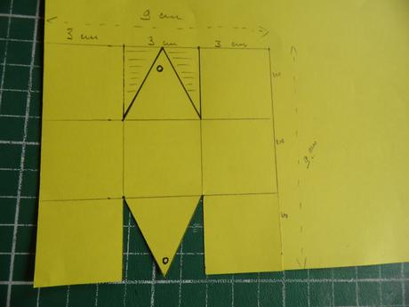 Mes ouvrages - petits paniers ne pas mettre d'agraphe mais un point de colle serait mieux surtout avec les enfants