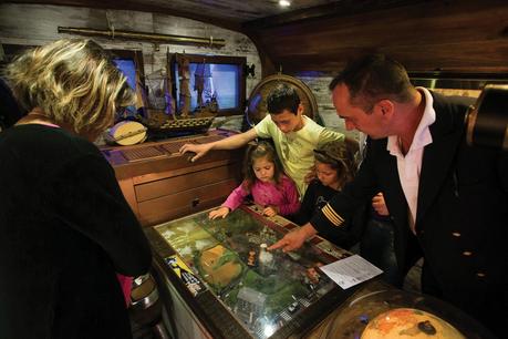 20.000 yeux sur les mers, sur les traces de Jules Verne 20.000 yeux sur les mers, sur les traces de Jules Verne