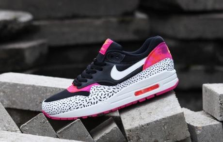 Nike Air Max 1 Pink Pow Nike-WMNS-Air-Max-1-Print-Dash-Dot-Fireberry-681x435