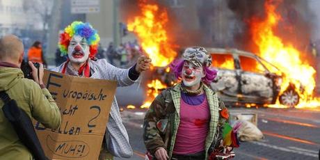 Allemagne : A Francfort, la BCE inaugure son siège, les « anti-austérité » manifestent Allemagne : A Francfort, la BCE inaugure son siège, les « anti-austérité » manifestent