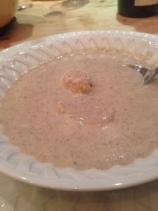 CREME DE CHAMPIGNONS ET QUENELLE @yaquoidansmonfrigo.com