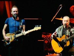 Paul Simon &; Sting On Stage Together- Antwerps Sportpaleis- le 23 mars 2015 