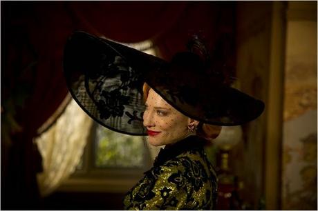 Cate Blanchett, intérprêtant Lady Tremaine, la belle-mère