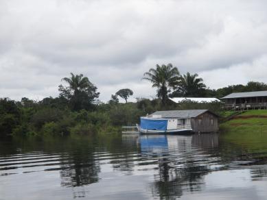 maison flottante typique Amazonie