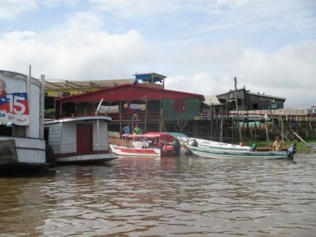 Le débarquement en face de Manaus