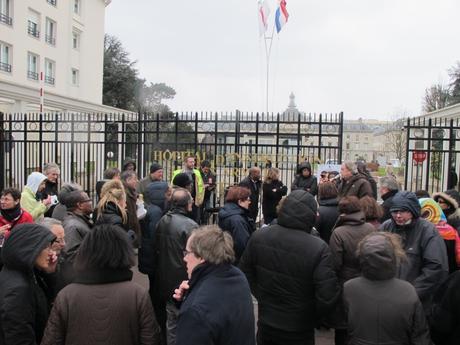 Vos élus soutiennent les salariés de l'hôpital Bégin et où sont passés les candidats de la droite? Vos élus soutiennent les salariés de l'hôpital Bégin et où sont passés les candidats de la droite?