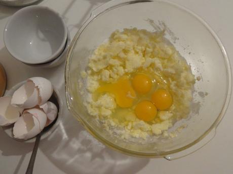 GÂTEAU À LA CONFITURE AVEC GANACHE DE CHOCOLAT/ JAM CAKE WITH CHOCOLATE GANACHE / PASTEL DE MERMELADA CON GANACHE DE CHOCOLATE image