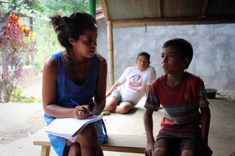 Rencontre avec Madewi à Bangle (Karangasem, Bali, Indonésie) © Balisolo 2014