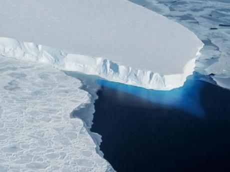 Le glacier de Thwaites s'écoule dans la mer d'Amundsen, à l'ouest de l'Antarctique