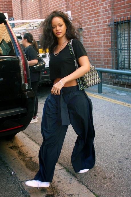 Le look du week-end, Rihanna dans les rues de Beverly Hills...