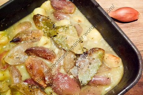 Ail et échalotes rôtis / Baked garlic and shallots Ail et échalotes rôtis / Baked garlic and shallots