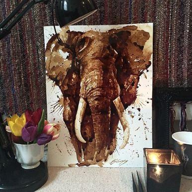 maria-aristidou-peinture-portrait-cafe-2 Elle réalise des portraits de personnages célèbres en café 